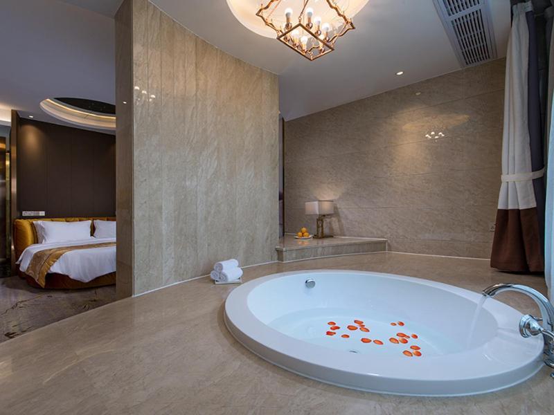 Vienna International Hotel Diecai Wanda High Speed ​​Rail Station Quế Lâm Ngoại thất bức ảnh